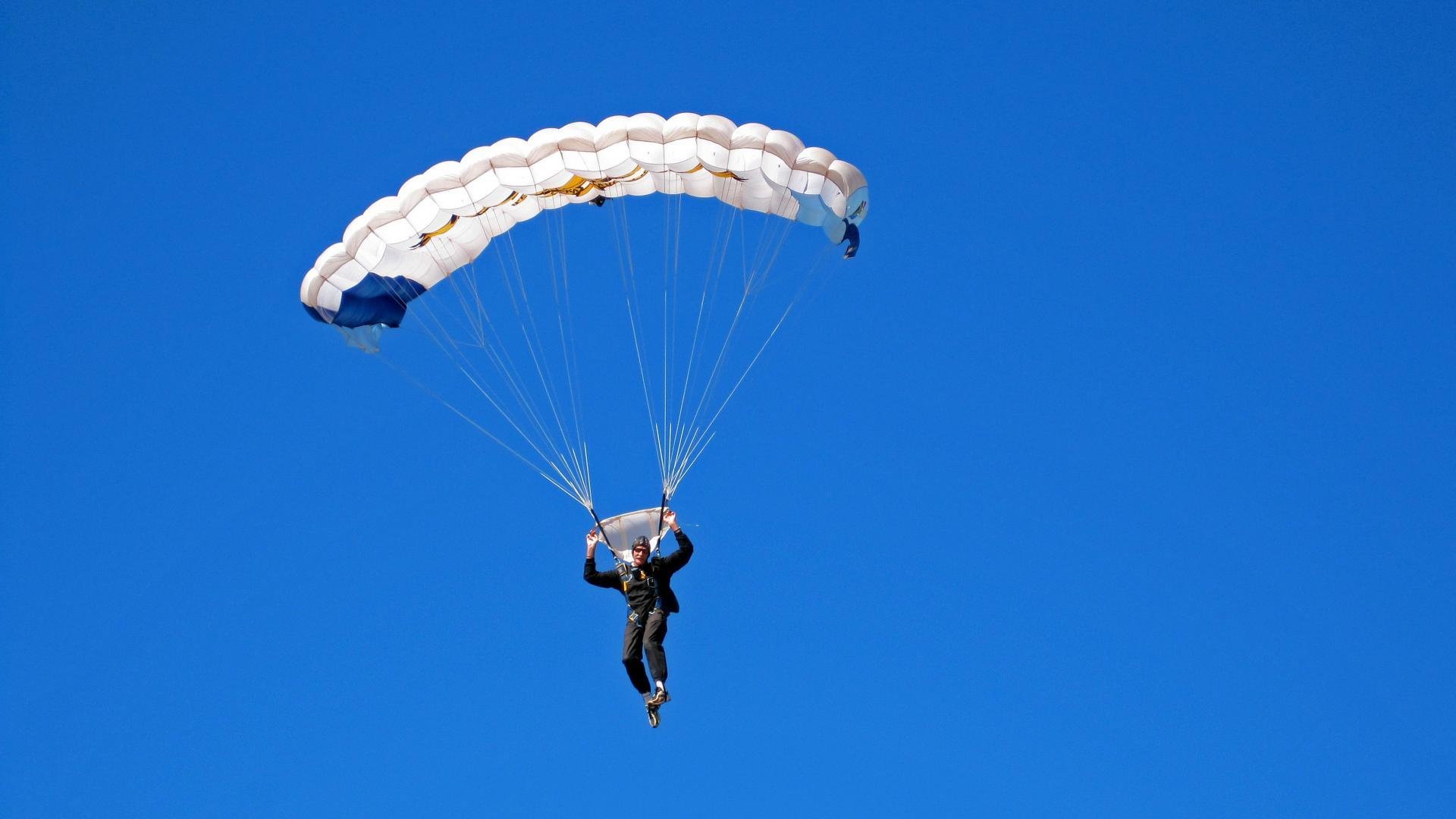 裁判考核系统实行分级动态评估机制，裁判评判