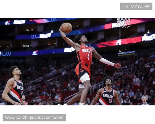 NBA单臂暴扣气势十足：篮球场上的王者之舞